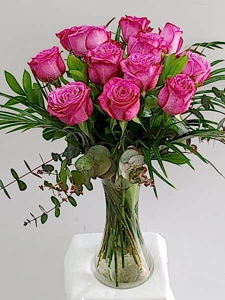 Vazoda İthal Fuşya Gül