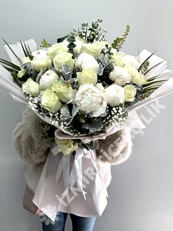 Beyaz Şakayık & Gül Buketi