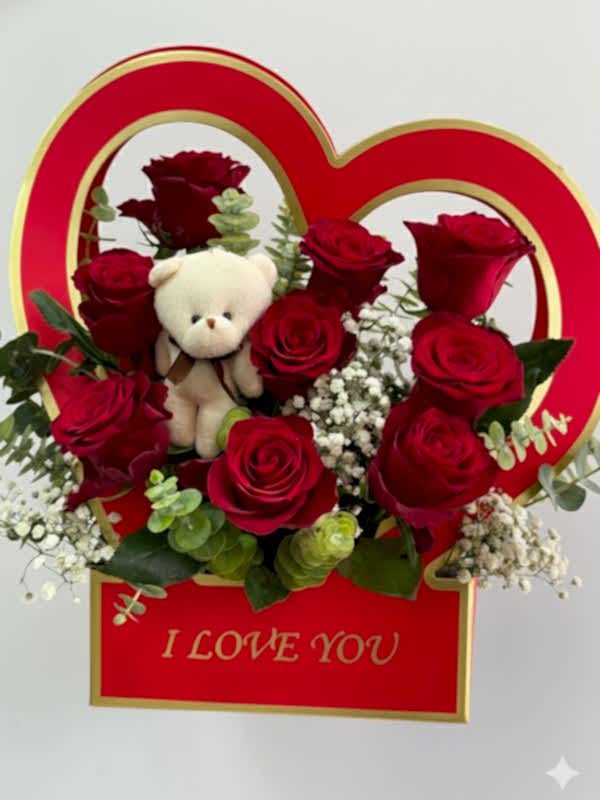 Kalp Kutuda Kırmızı Güller