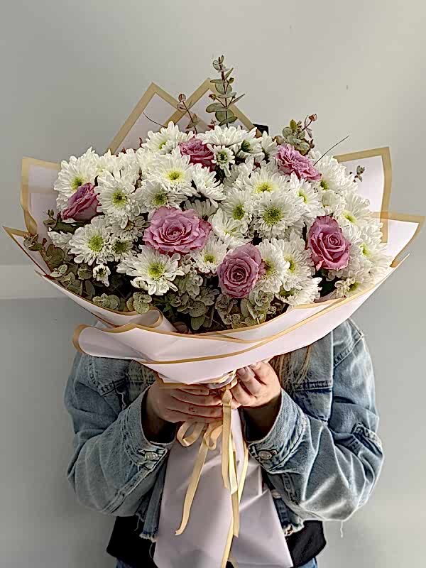 Papatya ve Lila Gül Buketi