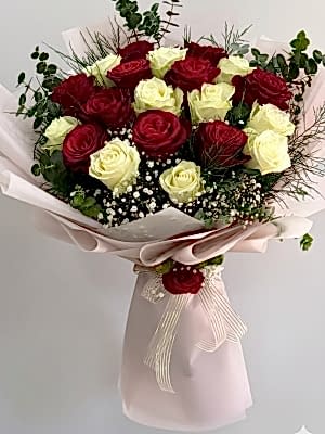 20 İthal Kırmızı & Beyaz Gül Buketi