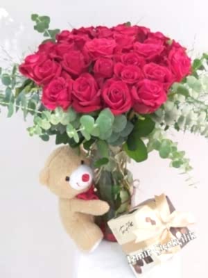 Vazoda 21 Gül Ayıcık ve Çikolata 