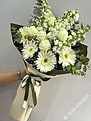 Beyaz Şık Çiçek Buketi