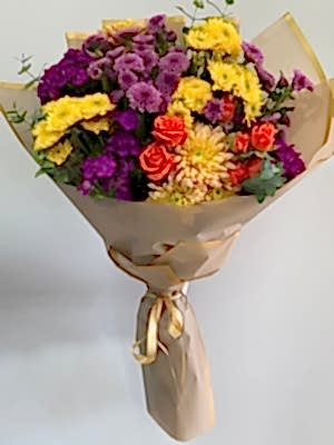 Çardak Gül & Renkli Kır Çiçekleri Buketi