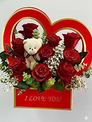 Kalp Kutuda Kırmızı Güller