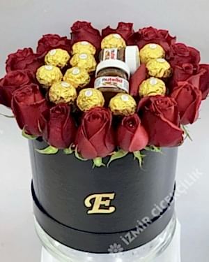 Kişiye Özel Baş Harfli Gül ve Çikolata Kutusu