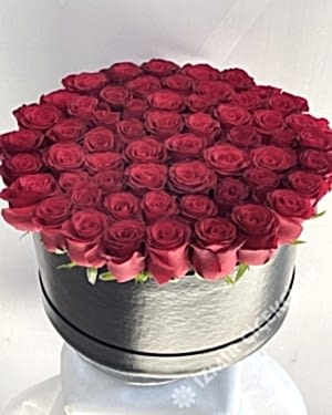 Kutuda Gösterişli 51 Kırmızı Gül