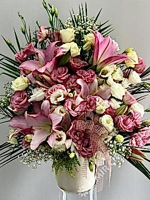 Pembe Beyaz Çiçek Aranjmanı