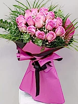 15 İthal Pembe Gül Buketi