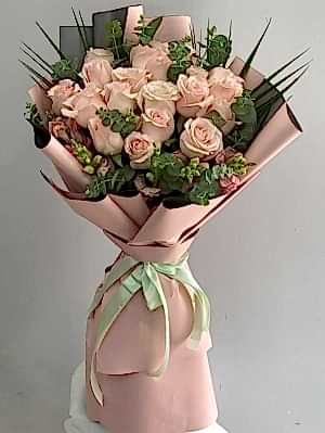 19 Yavruağzı Gül Buketi