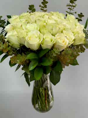 Vazoda 41 Beyaz Gül Aranjmanı